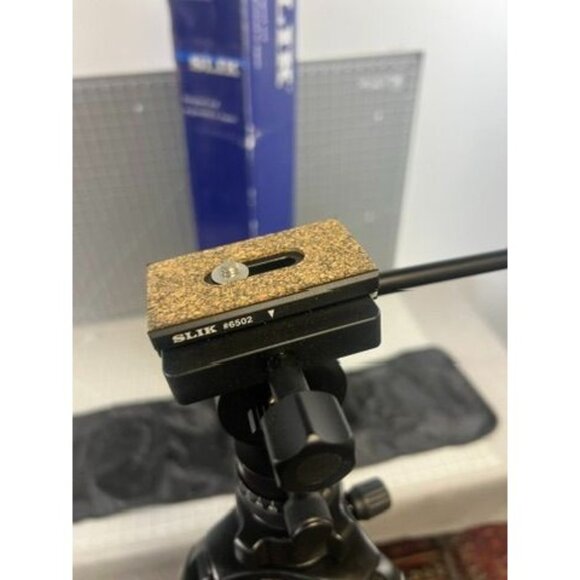 Slik PRO 700 DX 3-Section Aluminum Tripod System SVH-501 Video Head - Picture 4 of 11